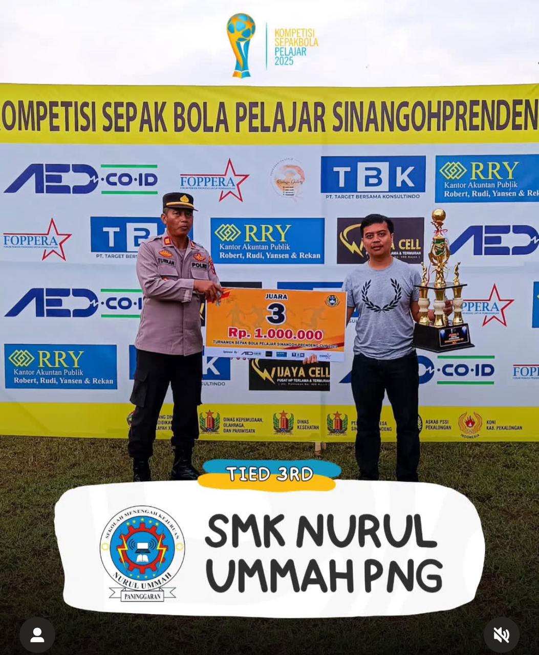 SMK Nurul Ummah Paninggaran Raih Juara 3 Kompetisi Sepak Bola Pelajar Sinangohprendeng 2025